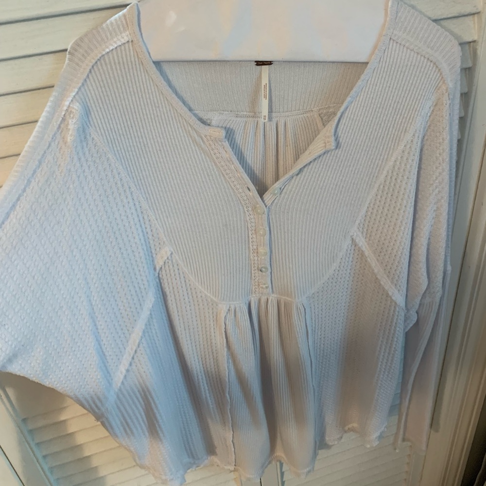 Free people quarter button down white top. Size XS